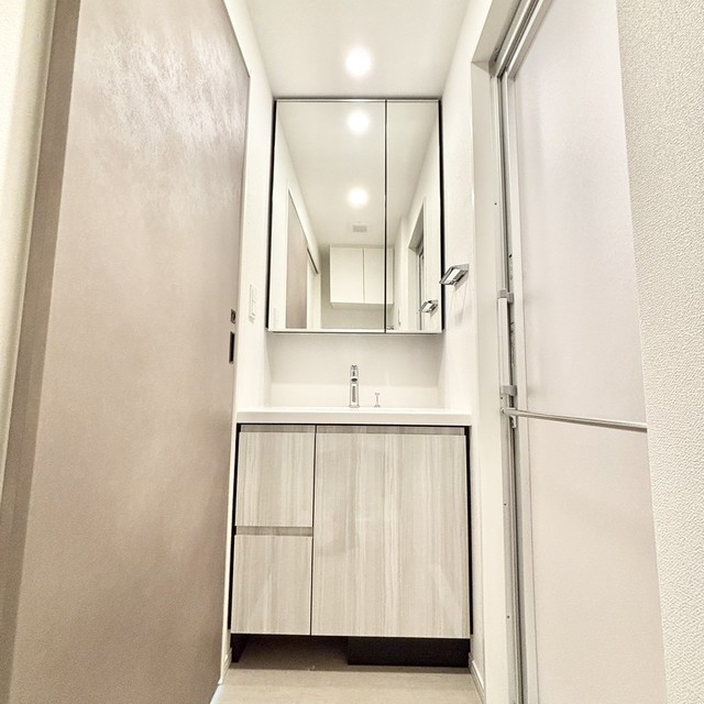洗面設備　※写真は同タイプ住戸です。