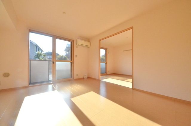 その他部屋・スペース　明るいお部屋です♪