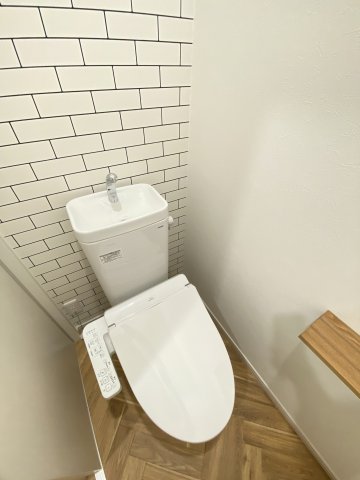 ＪＲ総武線 千葉駅 徒歩24分 3階建 築3年のトイレ写真