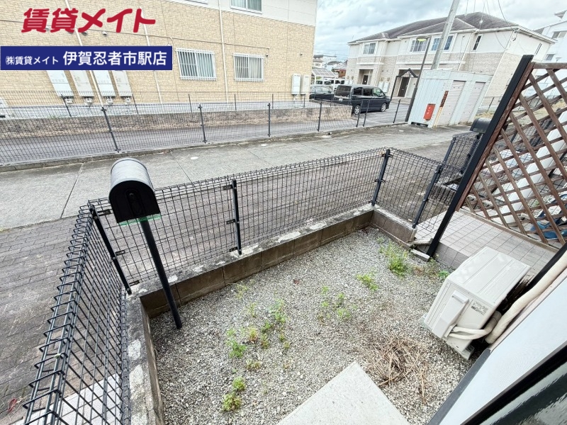 庭　小さなお庭付き