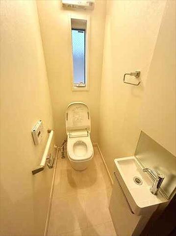 練馬区高松4丁目戸建のトイレ写真