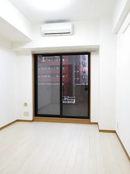 京王線 笹塚駅 徒歩4分 14階建 築28年の居間写真