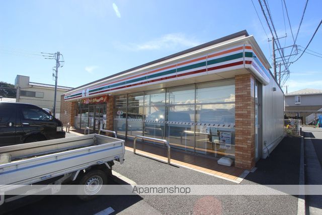 コンビニ　セブンイレブン（コンビニ）まで630m
