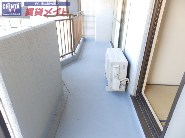 バルコニー　同物件別室画像
