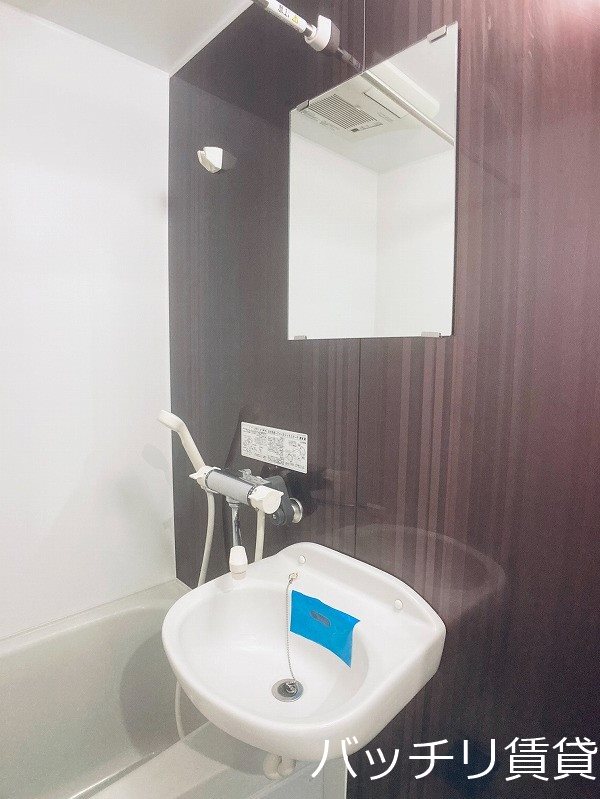 スカイヒル新栄の内装写真