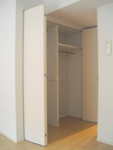 収納　たっぷり収納出来る組み換え式のクローゼット