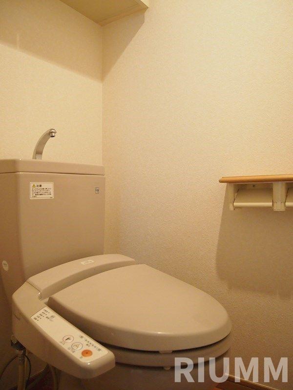 都営大江戸線 落合南長崎駅 徒歩5分 5階建 築23年のトイレ写真