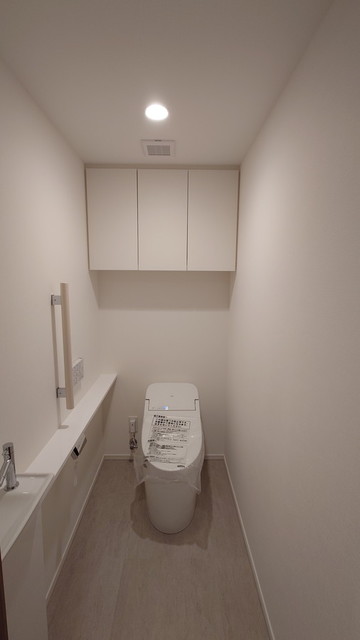 トイレ　※写真は同タイプ住戸です。