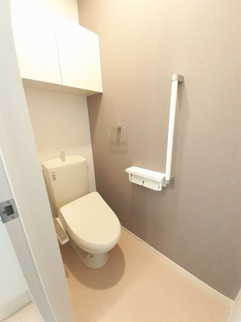 ＪＲ高徳線 木太町駅 徒歩21分 3階建 築4年のトイレ写真