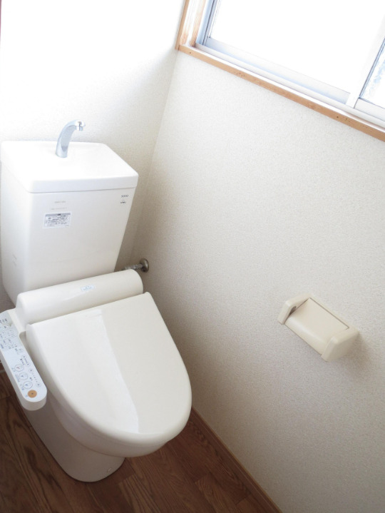 御井町貸家のトイレ写真