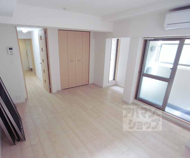 居室・リビング　洋室９帖以上のお部屋です。