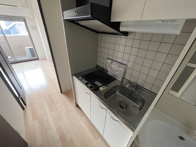 キッチン　同物件別部屋写真