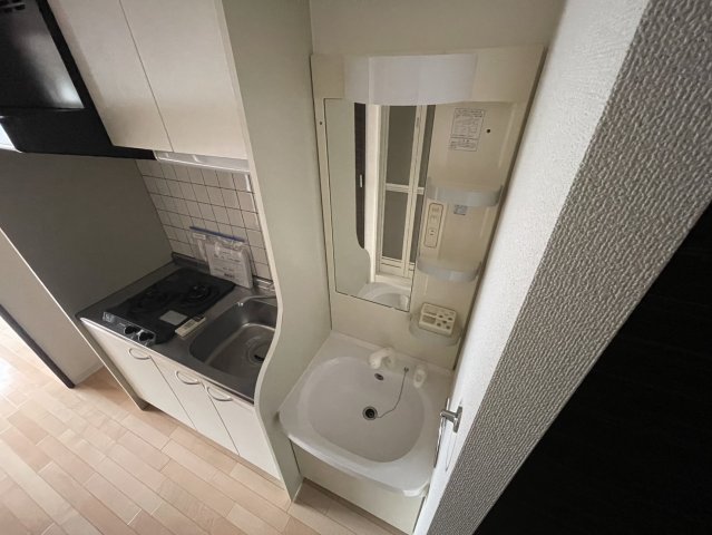 洗面設備　同物件別部屋写真