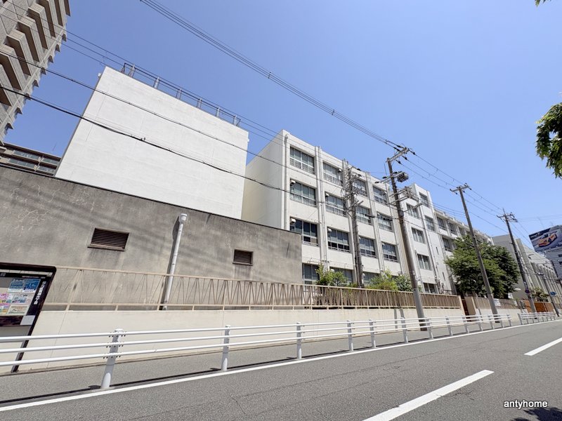 中学校　大阪市立八阪中学校（中学校）まで112m