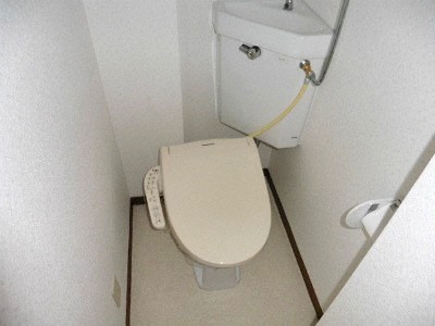 ＪＲ函館本線 手稲駅 バス乗車時間：7分 最寄りバス停で下車 徒歩3分 2階建 築39年のトイレ写真
