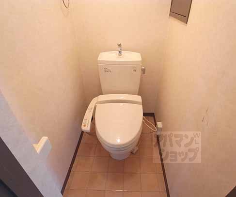 トイレ　ウォシュレット付きのトイレです。