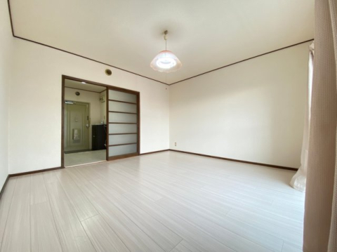 ジュネスコートIの居間写真