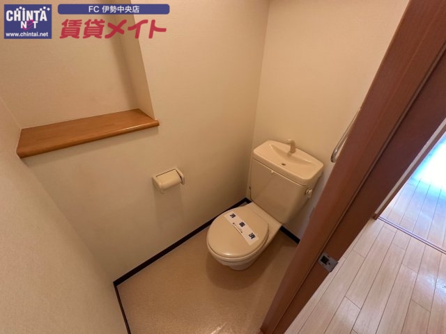 コンフォート ヴィーヴルのトイレ写真
