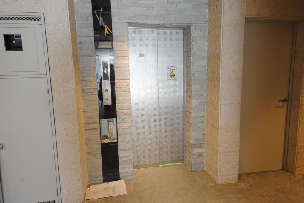 エントランス　建築中です。