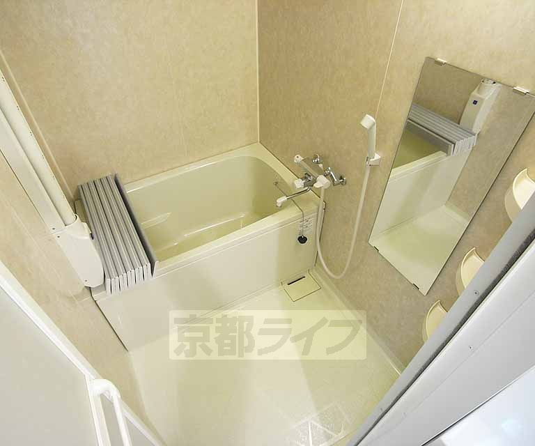 バス・シャワールーム　ゆったりしたバスルーム