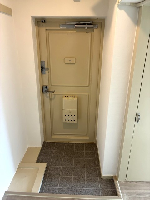 UR千草台の玄関写真