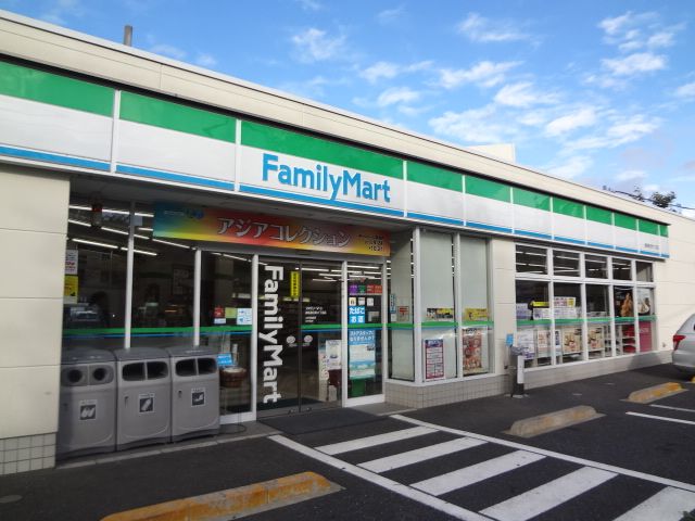 コンビニ　ファミリーマート（コンビニ）まで440m