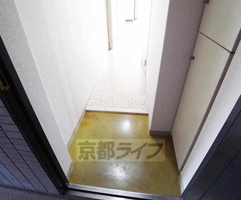 玄関　シンプルな玄関です。