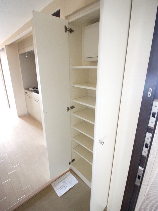 レジデンス天下茶屋の玄関写真