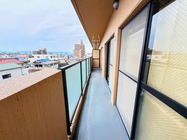 バルコニー　※写真は同型モデルの場合もございます