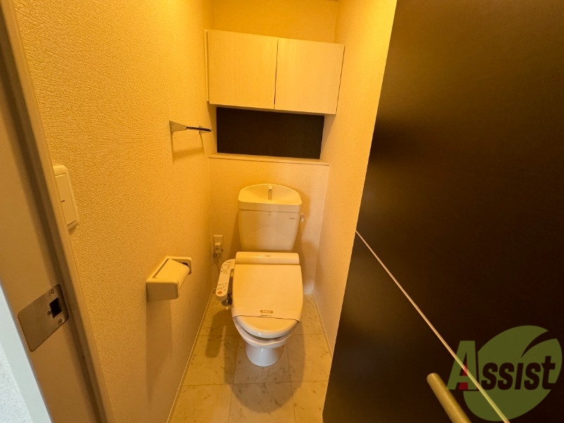 トイレ　トイレは収納スペースがあり、安心ですね！