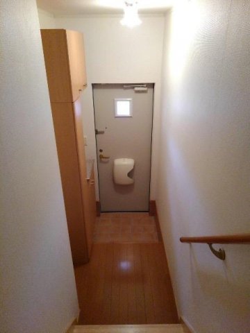 玄関　収納もある玄関です