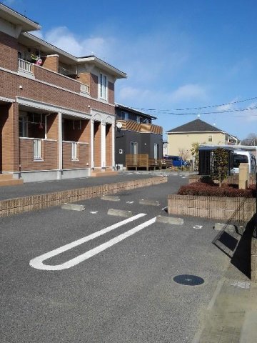 駐車場　駐車場に車を止められます