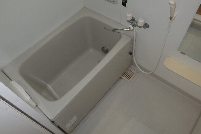 バス・シャワールーム　お風呂で日々の疲れを落としましょう