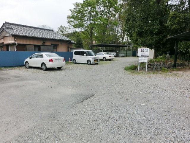 駐車場　近くに駐車場ございます。