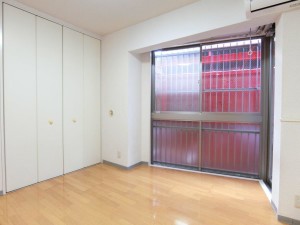 東急東横線 学芸大学駅 徒歩6分 5階建 築25年の居間写真