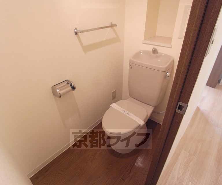 トイレ　広めのトイレです。