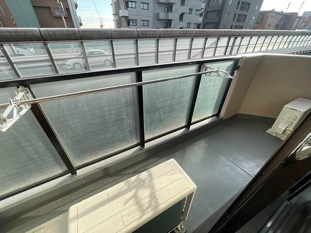 バルコニー　陽当たり良好なバルコニーです