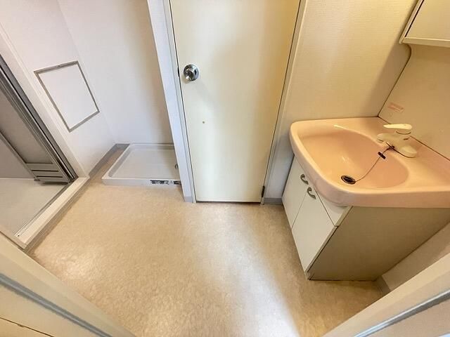 洗面設備　コンパクトで使いやすい洗面所