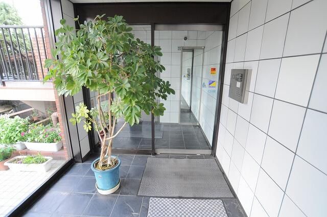 エントランス　建物の内部です