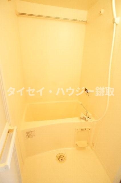 バス・シャワールーム　浴室乾燥機ついていて快適