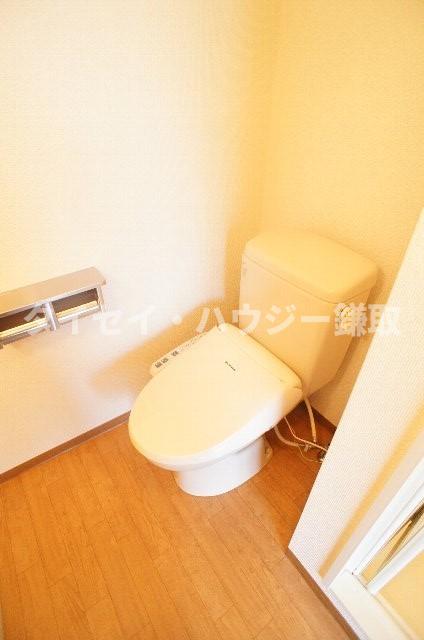 トイレ　暖房洗浄機付便座付き