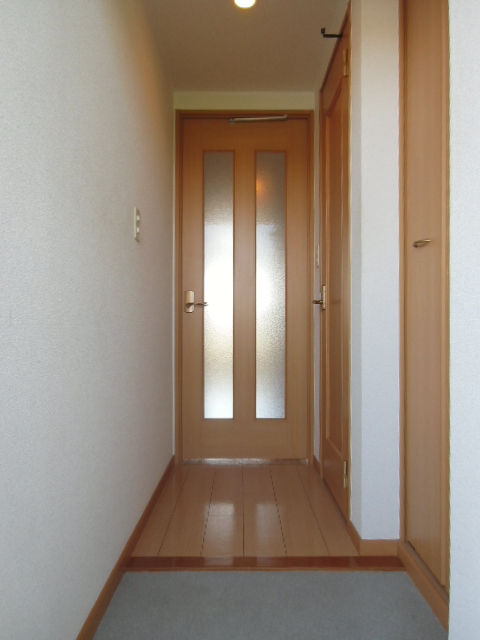 イーストワンの玄関写真