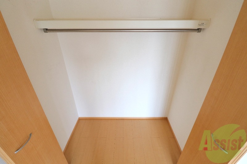 収納　ロングコートも掛けれます