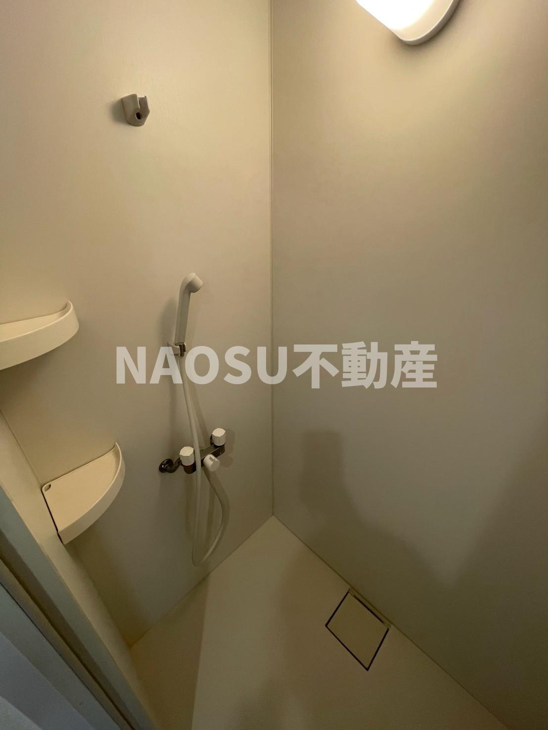 バス・シャワールーム　すっきりとしたシャワールームです