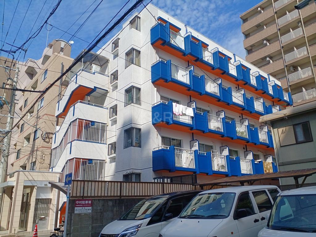 福岡市中央区荒戸のマンションの建物外観