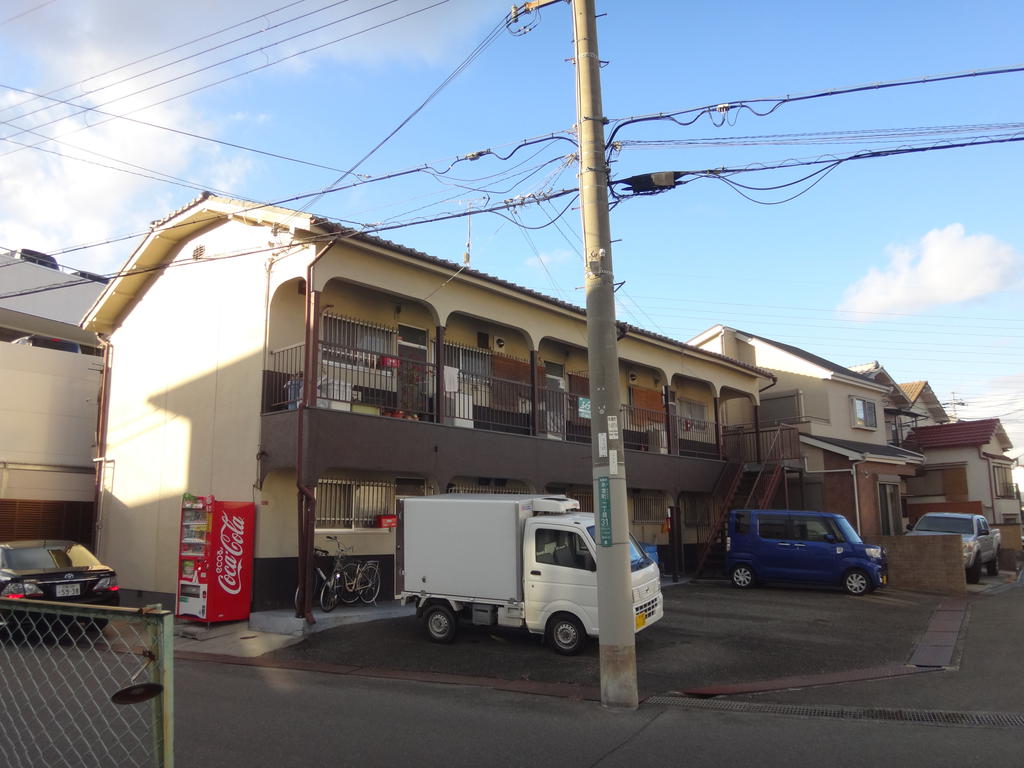 高槻市氷室町のアパートの建物外観