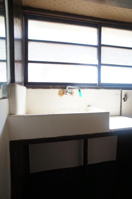 キッチン　キッチンには窓があるので、明るく匂いこもりを防ぎます！