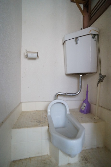 トイレ　白を基調とした空間で清潔感のあるトイレです♪