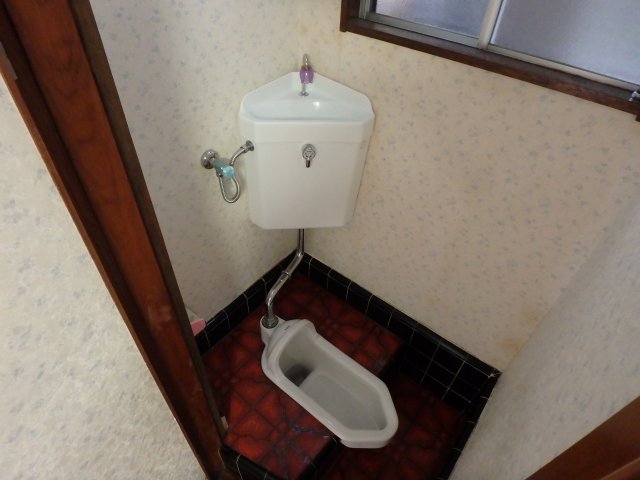【文京区本駒込のアパートのトイレ】
