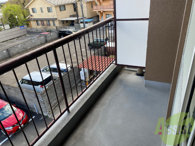 バルコニー　バルコニーはこちらです。十分な広さがございますね